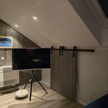 Leilighet Home, 2 Bedrooms On 2 Floors With Plot