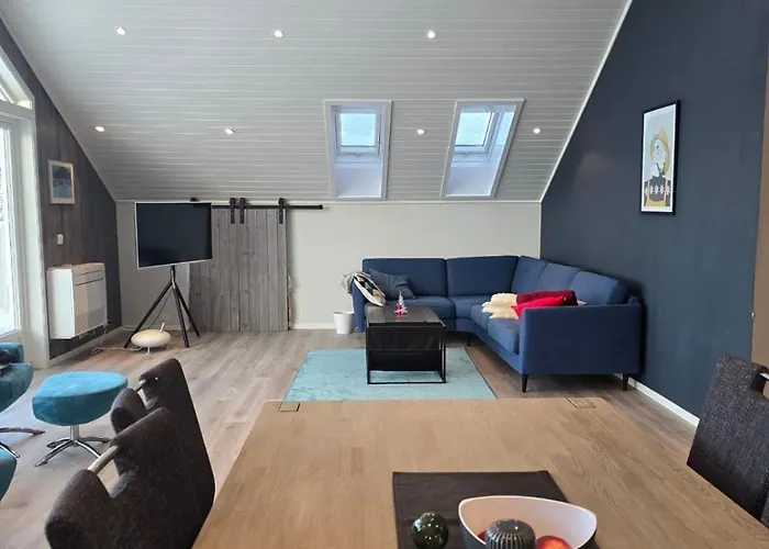 Home, 2 Bedrooms On 2 Floors With Plot Alta